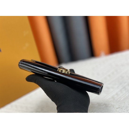 LV Bags High Quality Flip Wallet
