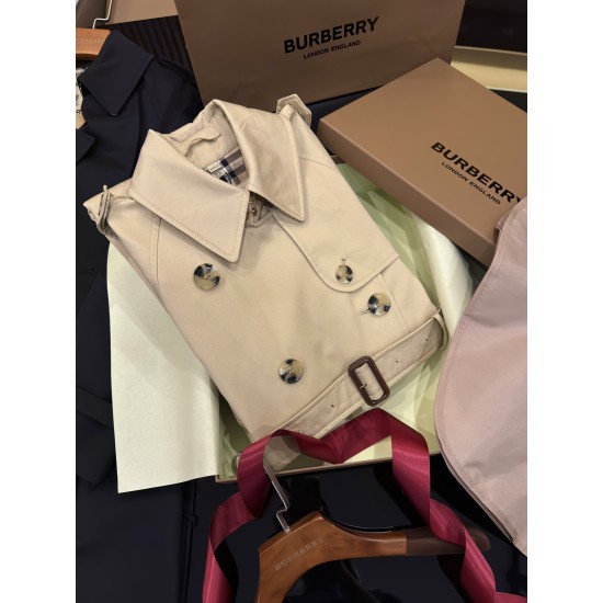 Burberry coat
uk4，6，8，10，12