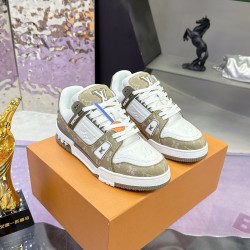 LV Shoes Top Quality
women 35-40 

men 39-45