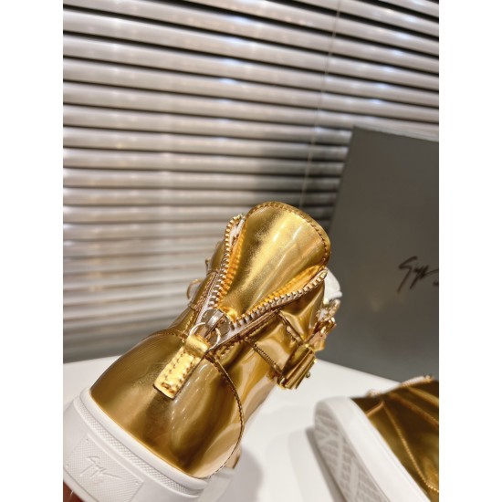 CL Shoes Casual shoes

 Top Quality