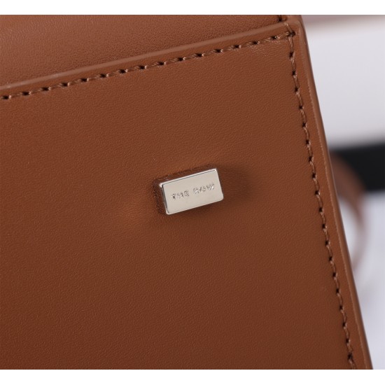 The Row Bags Top Quality
Small:26.20.18
Big:38.26.23