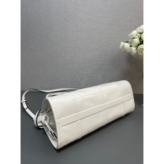 Prada Bags Top Quality
32x15.5x12cm