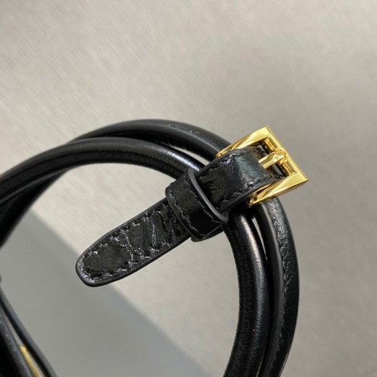 Prada Bags Top Quality
32x15.5x12cm