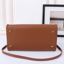 The Row Bags Top Quality
Small:26.20.18
Big:38.26.23