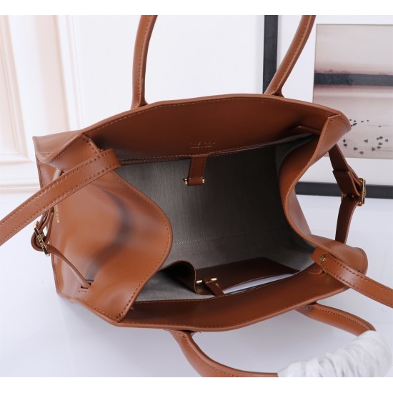 The Row Bags Top Quality
Small:26.20.18
Big:38.26.23