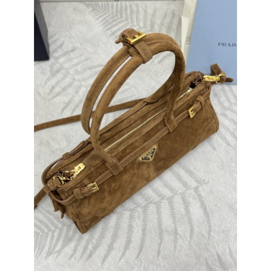 Prada Bags Top Quality
32x15.5x12cm