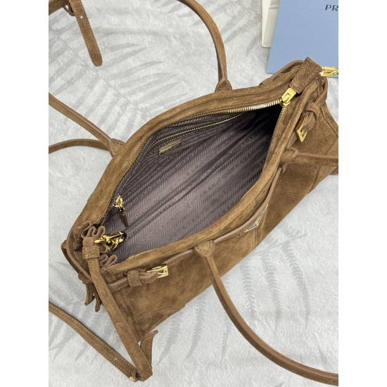 Prada Bags Top Quality
32x15.5x12cm