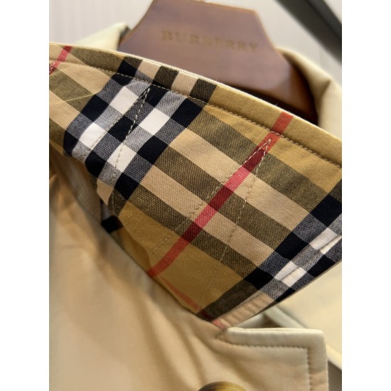 Burberry coat
uk4，6，8，10，12