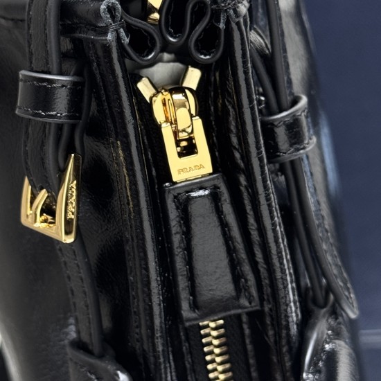 Prada Bags Top Quality
32x15.5x12cm