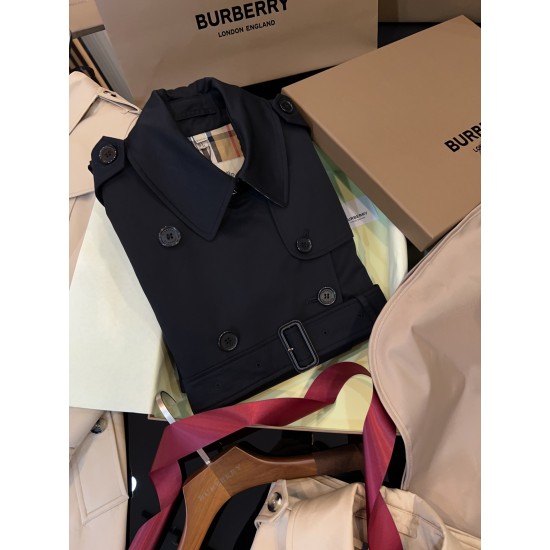 Burberry coat
uk4，6，8，10，12