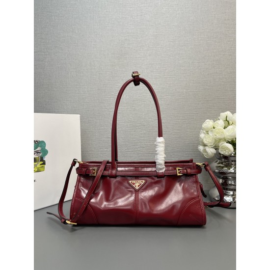 Prada Bags Top Quality
32x15.5x12cm