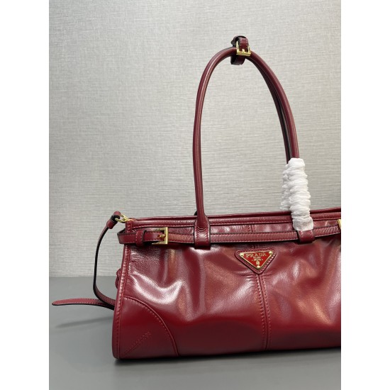 Prada Bags Top Quality
32x15.5x12cm