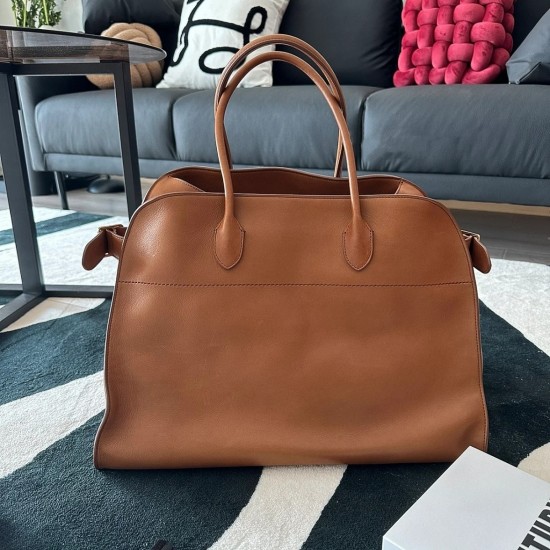 The Row Bags Top Quality
Small:26.20.18
Big:38.26.23