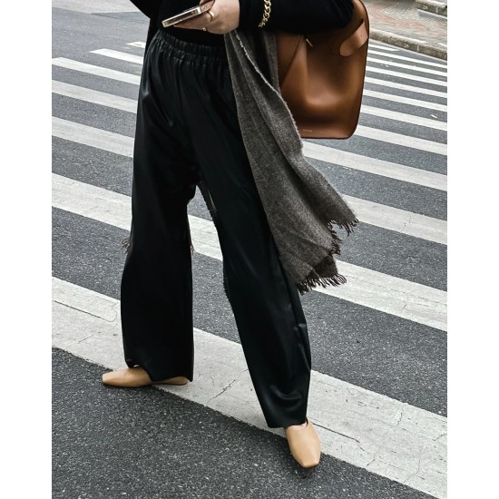 The Row Bags Top Quality
Small:26.20.18
Big:38.26.23