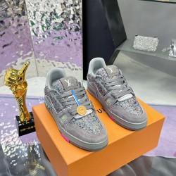 LV Shoes Top Quality
women 35-40 

men 39-45