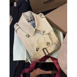 Burberry coat
uk4，6，8，10，12