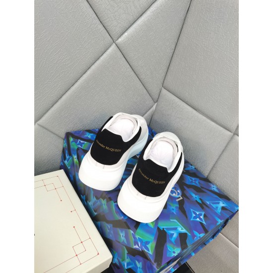 McQueen Shoes High Quality
women 35-40 

men 39-44