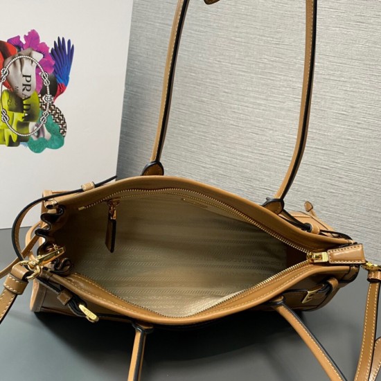 Prada Bags Top Quality
32x15.5x12cm