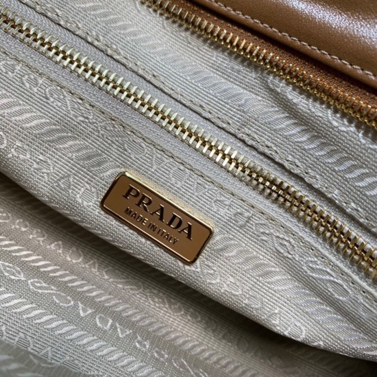 Prada Bags Top Quality
32x15.5x12cm