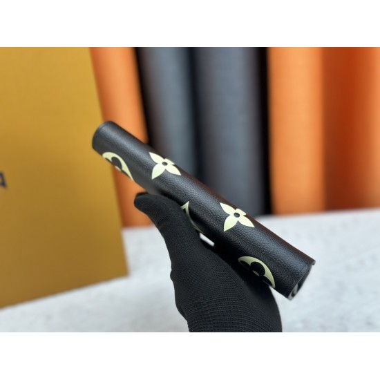 LV Bags High Quality Flip Wallet
