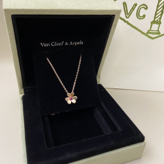 Van Cleef Jewelry High Quality