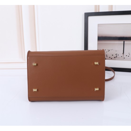 The Row Bags Top Quality
Small:26.20.18
Big:38.26.23