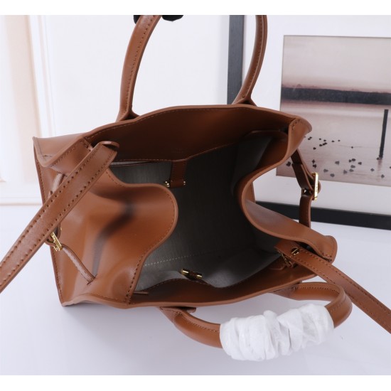 The Row Bags Top Quality
Small:26.20.18
Big:38.26.23