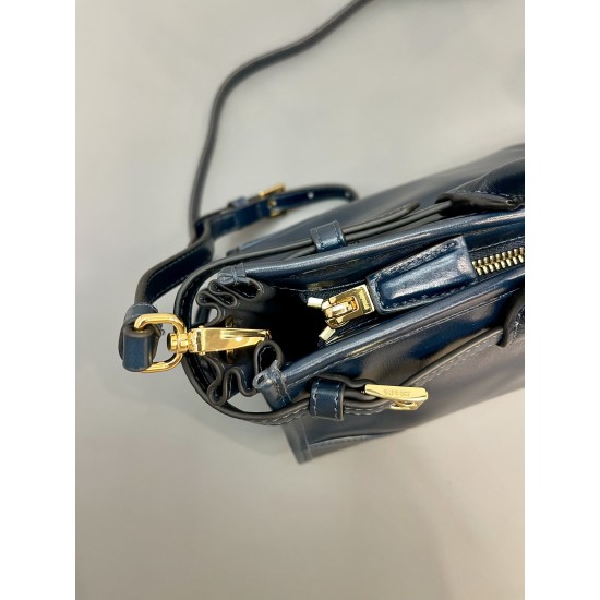 Prada Bags Top Quality
32x15.5x12cm