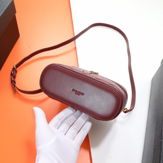 YSL Bags Top Quality
18×11×6.5 cm