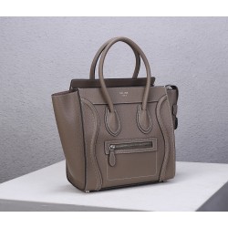 Celine Bags Top Quality 
Small size 20 * 20 * 8cm
Medium size 26 * 26 * 13cm
Large size 30 * 30 * 15cm