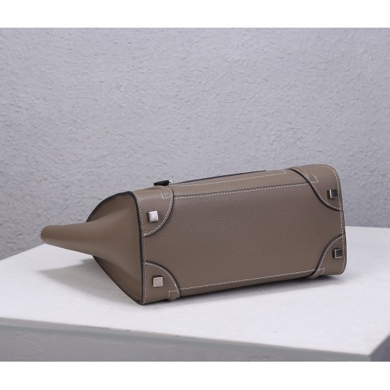 Celine Bags Top Quality 
Small size 20 * 20 * 8cm
Medium size 26 * 26 * 13cm
Large size 30 * 30 * 15cm