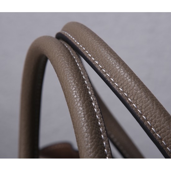 Celine Bags Top Quality 
Small size 20 * 20 * 8cm
Medium size 26 * 26 * 13cm
Large size 30 * 30 * 15cm