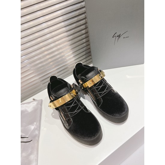 CL Shoes Casual shoes

 Top Quality