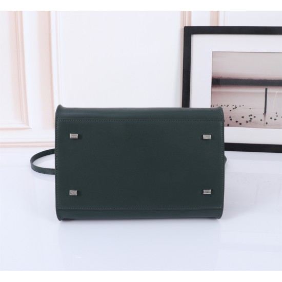 The Row Bags Top Quality
Small:26.20.18
Big:38.26.23