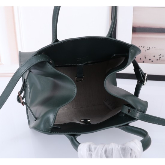 The Row Bags Top Quality
Small:26.20.18
Big:38.26.23