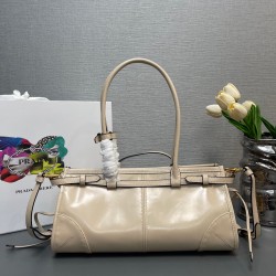 Prada Bags Top Quality
32x15.5x12cm