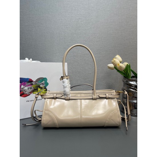 Prada Bags Top Quality
32x15.5x12cm