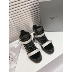 CL Shoes Casual shoes

 Top Quality