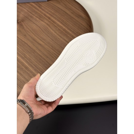 Hogan Shoes Top Quality
35-45 men and women same