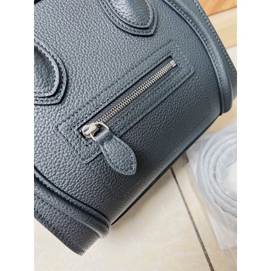 Celine Bags Top Quality 
Small size 20 * 20 * 8cm
Medium size 26 * 26 * 13cm
Large size 30 * 30 * 15cm