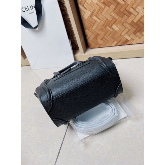 Celine Bags Top Quality 
Small size 20 * 20 * 8cm
Medium size 26 * 26 * 13cm
Large size 30 * 30 * 15cm