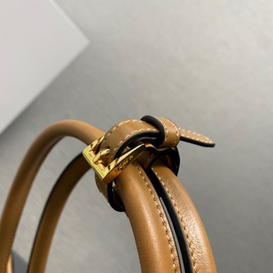 Prada Bags Top Quality
32x15.5x12cm