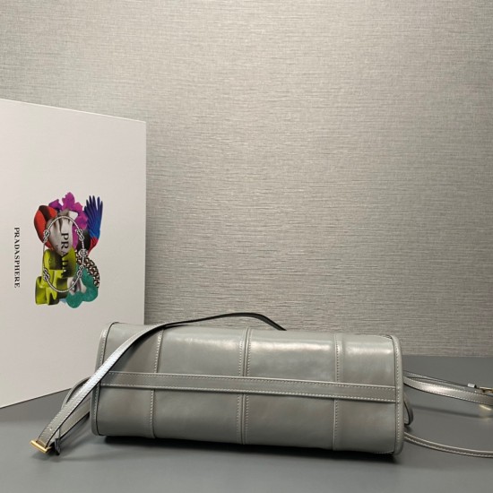 Prada Bags Top Quality
32x15.5x12cm