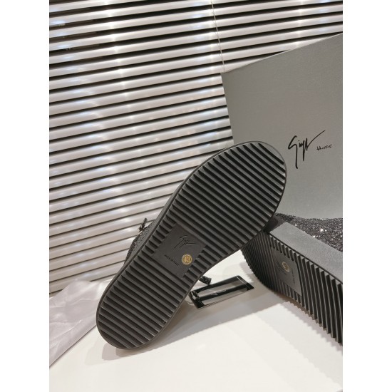 CL Shoes Casual shoes

 Top Quality