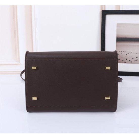 The Row Bags Top Quality
Small:26.20.18
Big:38.26.23