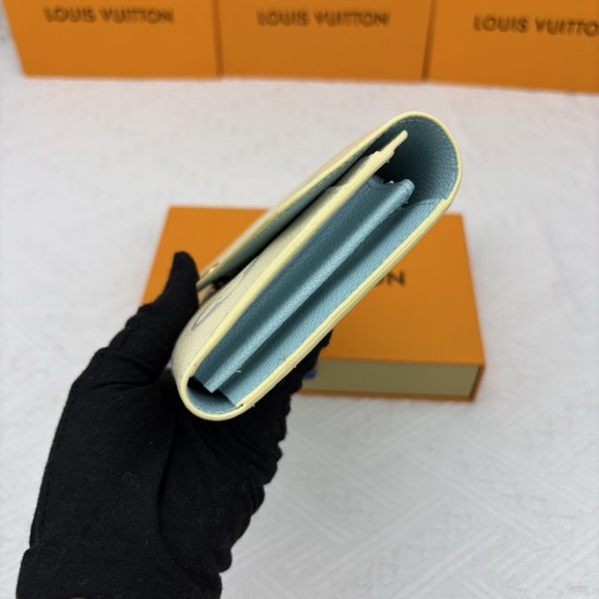 LV Bags High Quality Flip Wallet
