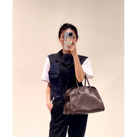 The Row Bags Top Quality
Small:26.20.18
Big:38.26.23