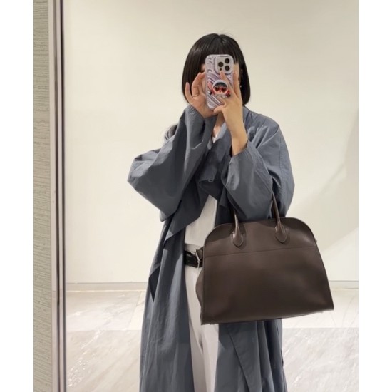 The Row Bags Top Quality
Small:26.20.18
Big:38.26.23