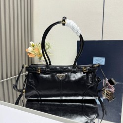 Prada Bags Top Quality
32x15.5x12cm