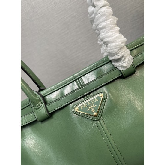 Prada Bags Top Quality
32x15.5x12cm